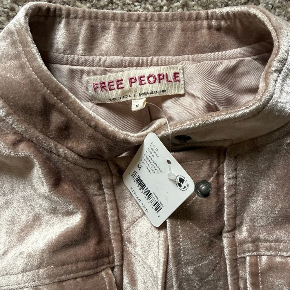Free People Velvet Ballet Racer Jacket NWT Size Medium Champagne - Picture 5 of 5